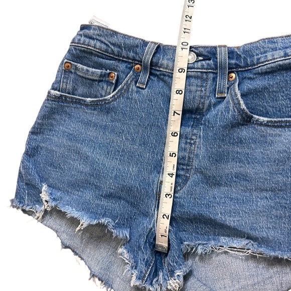 Levi's 501 Original Shorts- High Waist Cut Off Denim
shorts- Size 26 - Picture 11 of 11